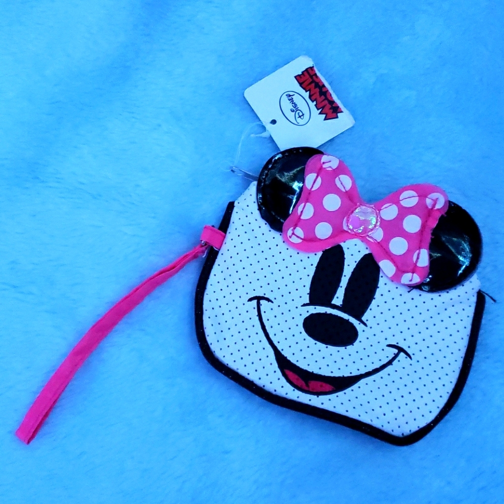 ❤Minnie Mouse leathe purse perfect for backpack